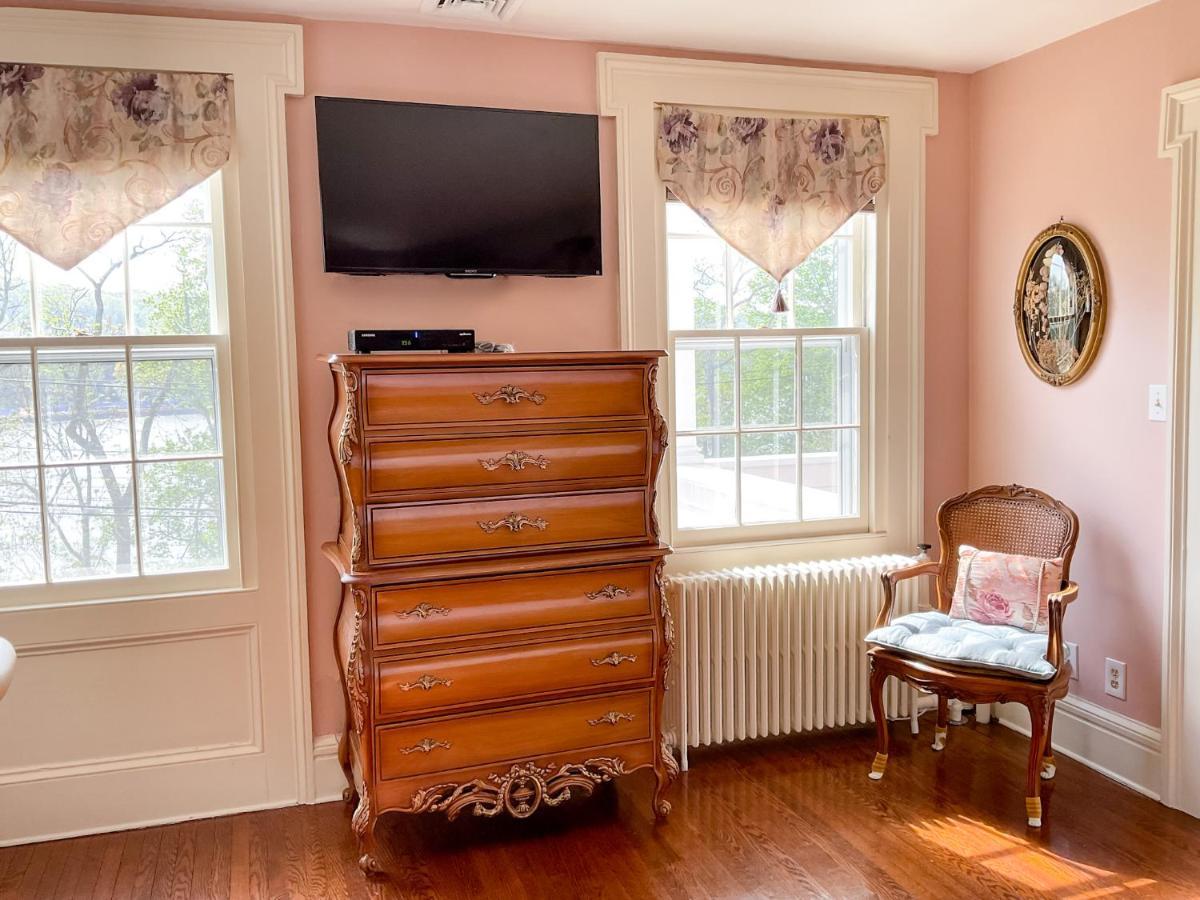 The Harbor Rose Bed & Breakfast Cold Spring Harbor Exterior photo